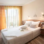 Hotel Zeus