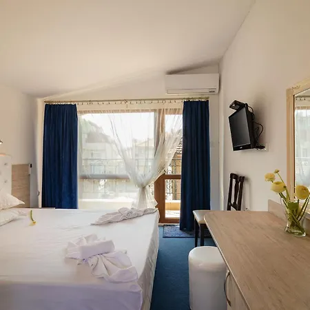 Zeus Hotel