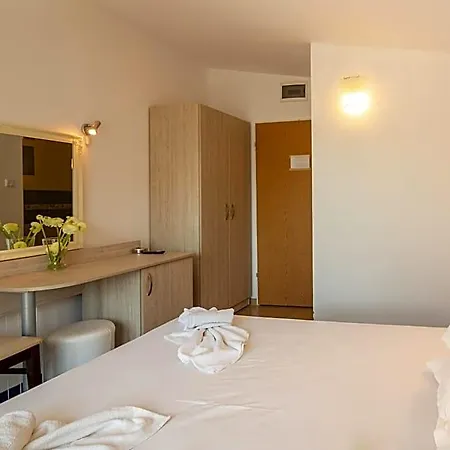 Zeus Hotel